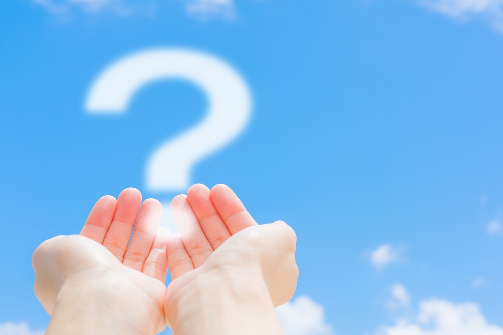 手の上に浮かぶ疑問
