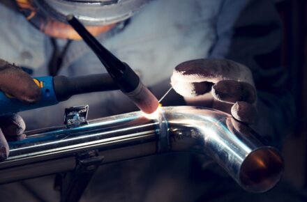 溶接作業中の様子